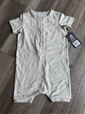NWT Rags Heather Gray Short Sleeve Baby One-Piece Henley Romper Size 2T Unisex